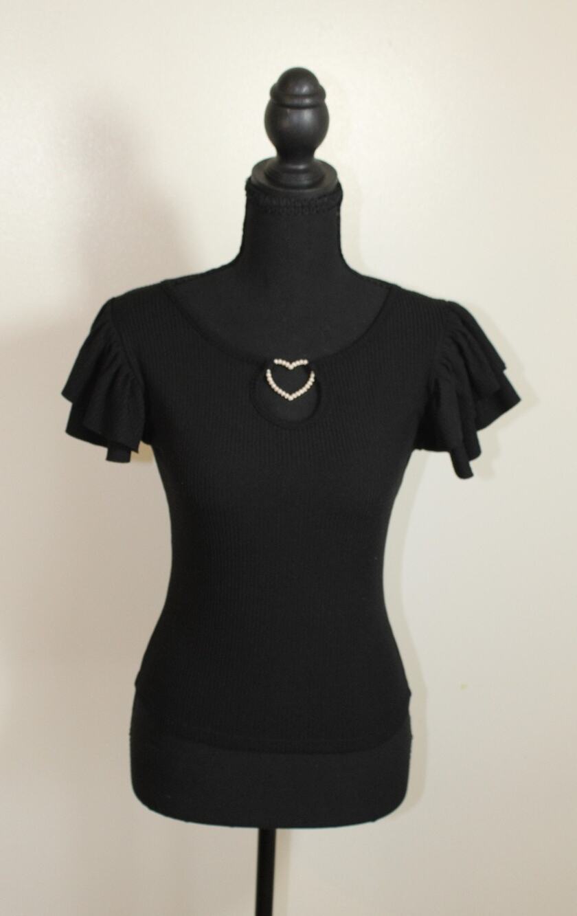 Wild Love black top Size M Heart Accent
